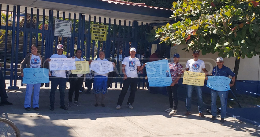 De acuerdo con lo expuesto por la familia, Marcos Antonio Rizo Valdivia fue torturado por Luis Vásquez en una comunidad de Santa Cruz.