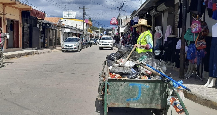 La municipalidad mantiene una campaña permanente de limpieza. Foto: Facebook Alcaldía Condega