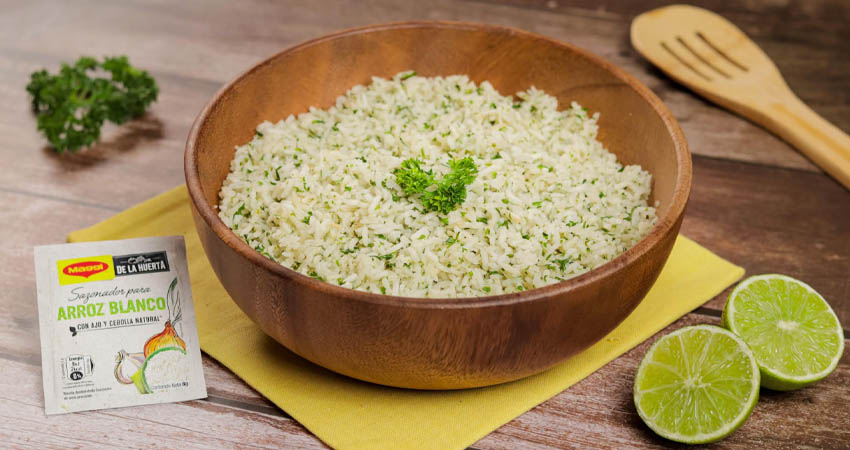 Destacá el sabor de tus comidas con el toque especial del nuevo Sazonador para Arroz de Maggi De la Huerta, con ajo y cebolla natural, que hará que tu arroz quede más fresco y sabroso.