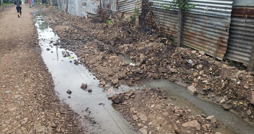 La problemática abarca casi dos cuadras. Foto: José Enrique Ortega