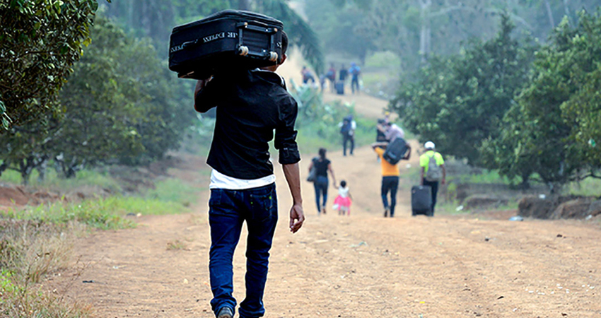 Los jóvenes de 15 a 24 años migran al considerar que su futuro sería mejor en otros países. Foto: LP