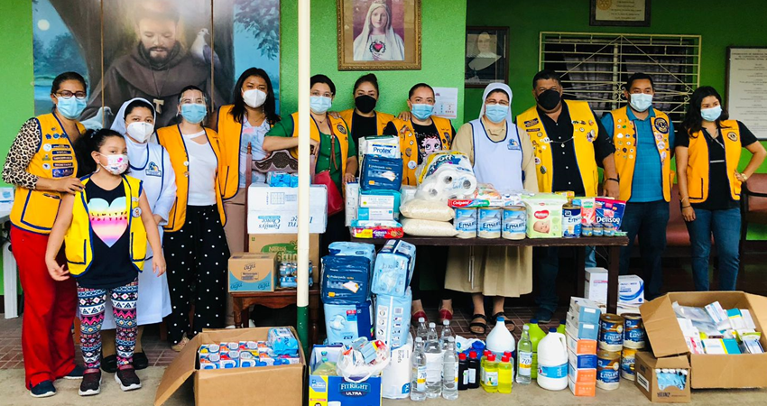 El Club de Leones La Estanzuela, en Estelí, realizó entrega de donativos. Foto: Alba Nubia Lira/Radio ABC Stereo