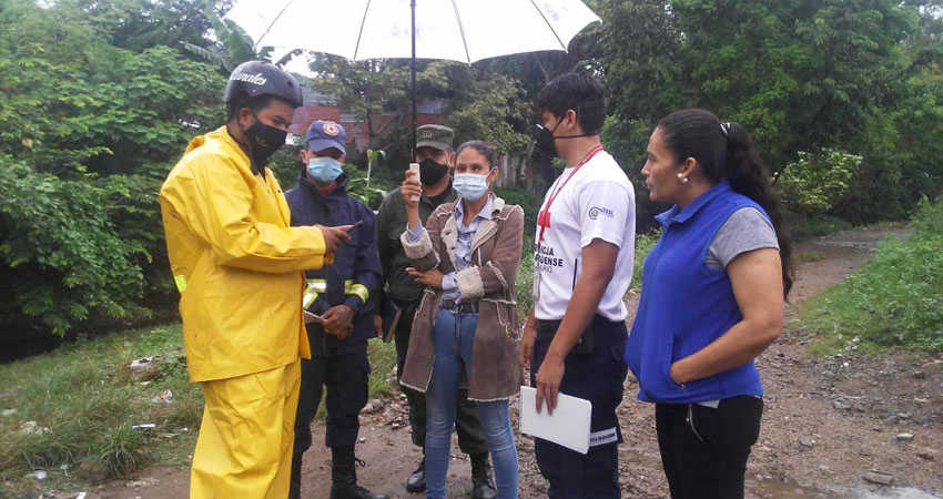 La población está preparándose ante los efectos de Eta. Foto: Famnuel Úbeda/Radio ABC Stereo