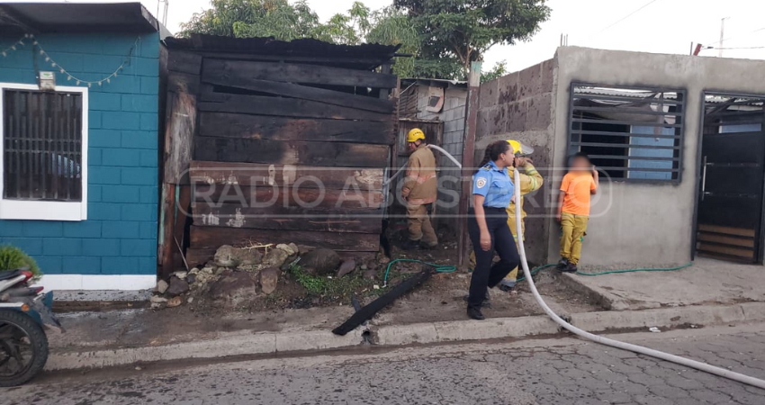 El incendio causó daños en la estructura de madera. Foto: José Enrique Ortega/Radio ABC Stereo