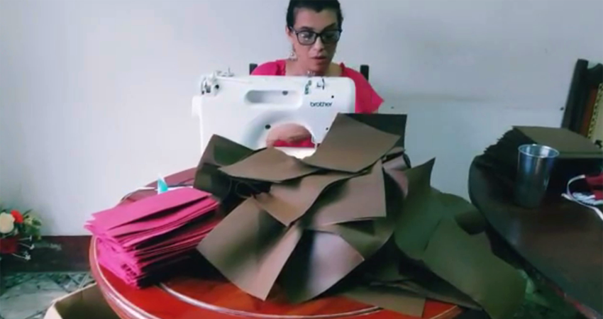 Por una buena causa: Se unen para fabricas mascarillas y donarlas