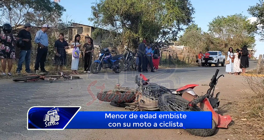 Menor de edad embiste con su moto a ciclista
