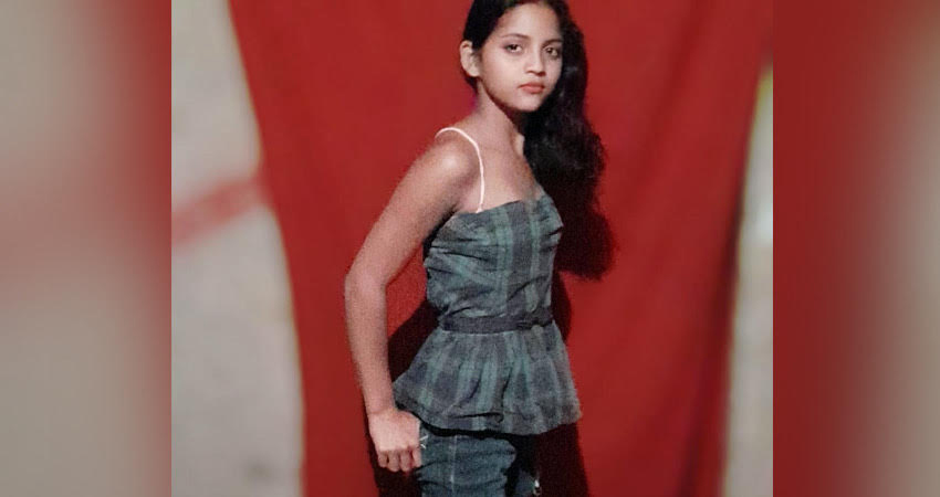 La menor fue entregada por la policía a su madre. Foto: Cortesía La menor fue entregada por la policía a su madre. Foto: Cortesía