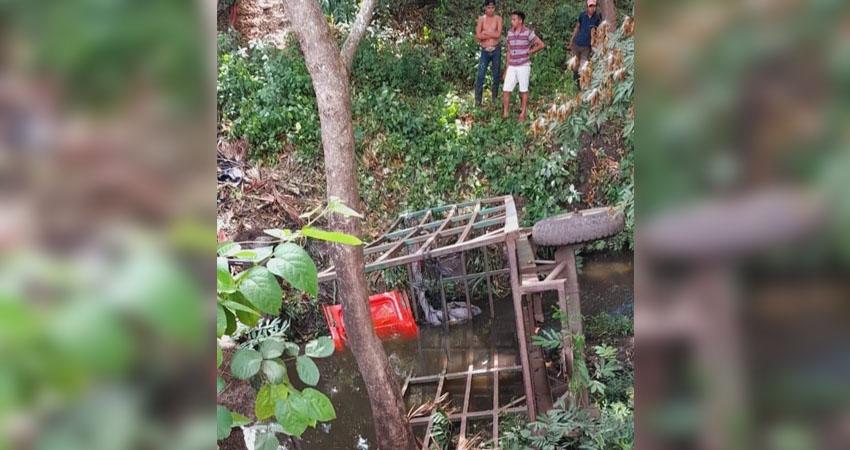 El vuelco en la comunidad Las Limas cobró la vida de dos obreras. Foto: Cortesía/Radio ABC Stereo El vuelco en la comunidad Las Limas cobró la vida de dos obreras. Foto: Cortesía/Radio ABC Stereo