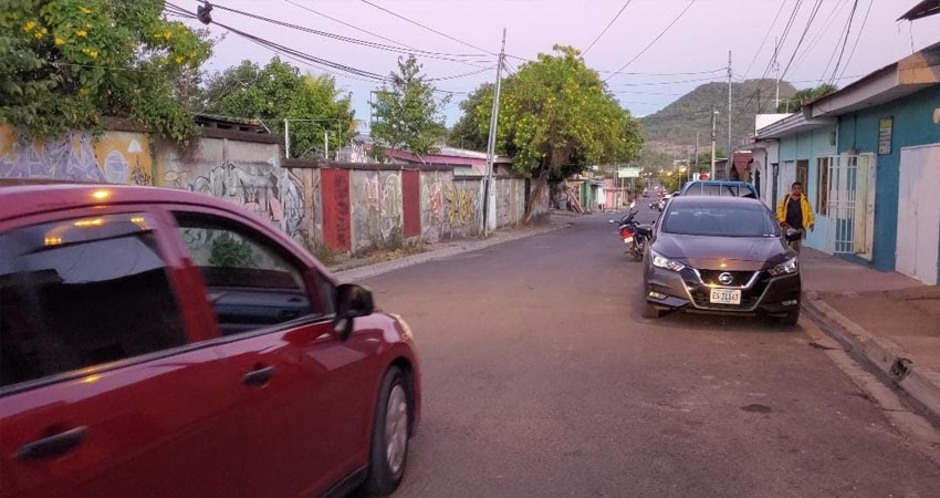 Conductores solo pueden circular de oeste a este. Foto: José Enrique Ortega/Radio ABC Stereo Conductores solo pueden circular de oeste a este. Foto: José Enrique Ortega/Radio ABC Stereo