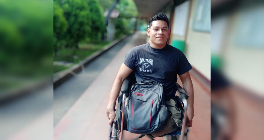 Santos Carmelo sueña con ejercer su carrera profesional. Foto : Cortesía/Radio ABC Stereo Santos Carmelo sueña con ejercer su carrera profesional. Foto : Cortesía/Radio ABC Stereo