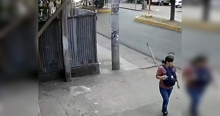 Una de las señaladas quedó captada en una cámara de seguridad. Foto: Captura de pantalla Una de las señaladas quedó captada en una cámara de seguridad. Foto: Captura de pantalla