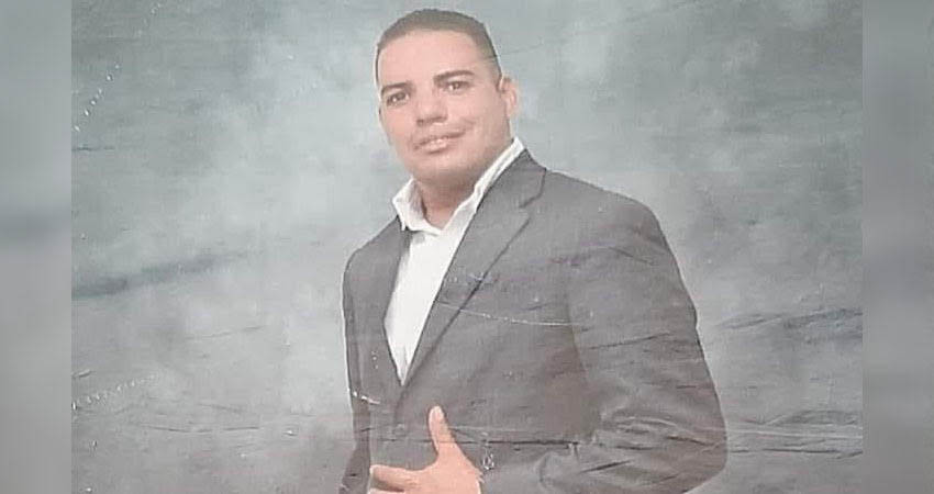 Familiares buscan a Jeffrey José Flores Ramírez. Foto: Cortesía/Radio ABC Stereo Familiares buscan a Jeffrey José Flores Ramírez. Foto: Cortesía/Radio ABC Stereo