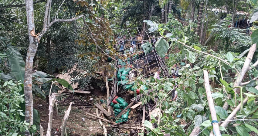 El camión quedó prácticamente destruido. Foto: Cortesía/Radio ABC Stereo El camión quedó prácticamente destruido. Foto: Cortesía/Radio ABC Stereo