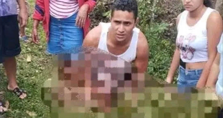 Los tres accidentados fallecieron en el trayecto al centro asistencial más cercano. Foto: Cortesía/Radio ABC Stereo Los tres accidentados fallecieron en el trayecto al centro asistencial más cercano. Foto: Cortesía/Radio ABC Stereo