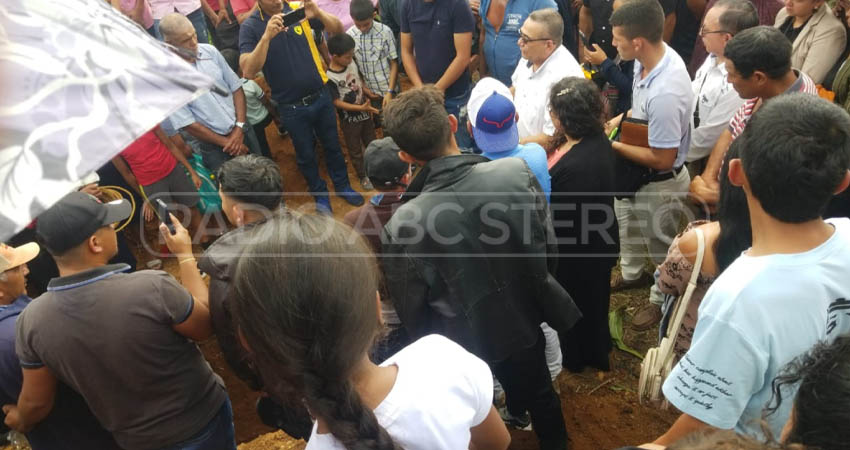 Los familiares agradecieron el apoyo en este momento difícil. Foto: Cortesía/Radio ABC Stereo Los familiares agradecieron el apoyo en este momento difícil. Foto: Cortesía/Radio ABC Stereo