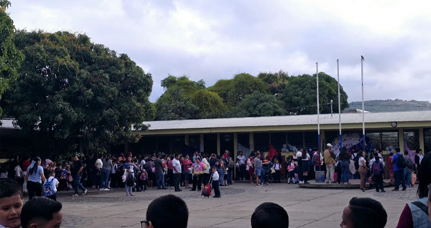 Escuela pública Hermano Gmainer, Estelí. Foto: Famnuel Úbeda/Radio ABC Stereo Escuela pública Hermano Gmainer, Estelí. Foto: Famnuel Úbeda/Radio ABC Stereo