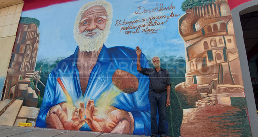 Mural en honor a don Alberto Gutiérrez, el “artista ermitaño”. Foto: José Enrique Ortega/Radio ABC Stereo