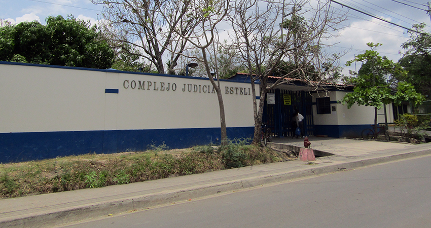 El dinero fue sustraído del vehículo del comerciante. El dinero fue sustraído del vehículo del comerciante.