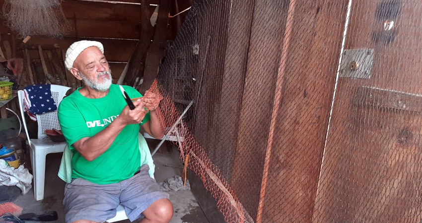 José Francisco García es uña artesano local. Foto: Famnuel Úbeda/Radio ABC Stereo