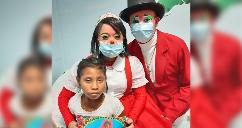 El Payaso Campanita le ha brindado ayuda a la niña. Foto: Cortesía El Payaso Campanita le ha brindado ayuda a la niña. Foto: Cortesía