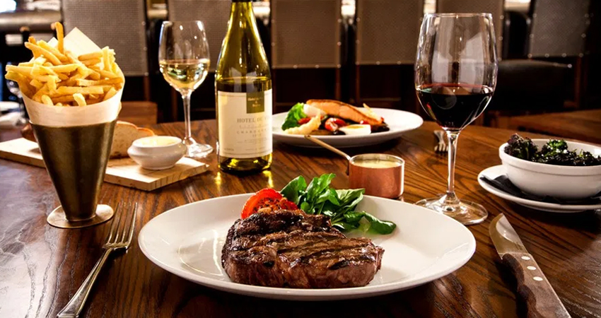 El número de personas con esta afección, conocida como parosmia, aumenta constantemente, pero los científicos no están seguros de por qué ocurre o cómo curarla. El número de personas con esta afección, conocida como parosmia, aumenta constantemente, pero los científicos no están seguros de por qué ocurre o cómo curarla.