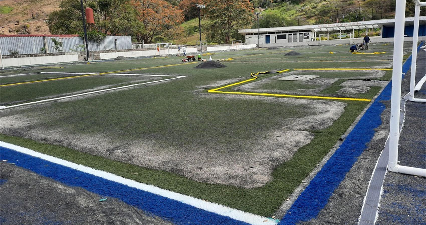 Acondicionamiento del campo deportivo de Los Robles. Foto: Alcaldía de Jinotega