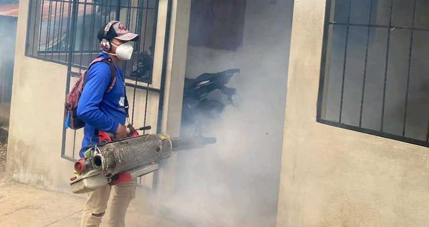 El MINSA pidió a la población permitir que ingresen a fumigar a sus hogares. Foto: Cortesía El MINSA pidió a la población permitir que ingresen a fumigar a sus hogares. Foto: Cortesía
