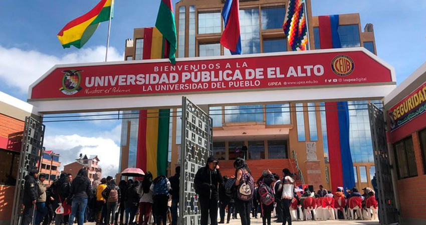 Los estudiantes murieron al caer de un cuarto piso de la UPEA Bolivia. Los estudiantes murieron al caer de un cuarto piso de la UPEA Bolivia.