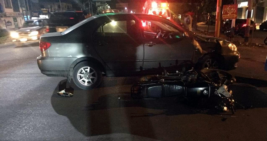 El suceso ocurrió en las inmediaciones de los semáforos de Enabas. Foto: Juan Fco. Dávila/Radio ABC Stereo El suceso ocurrió en las inmediaciones de los semáforos de Enabas. Foto: Juan Fco. Dávila/Radio ABC Stereo