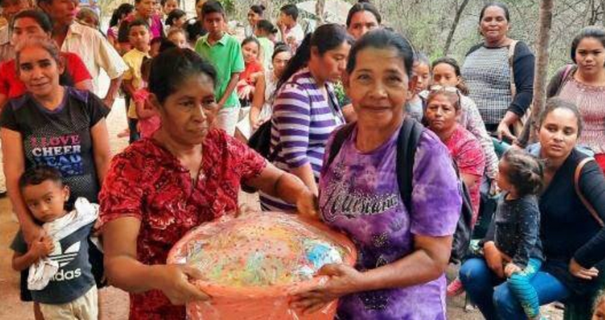 Entregan ayudas. Foto: Archivo