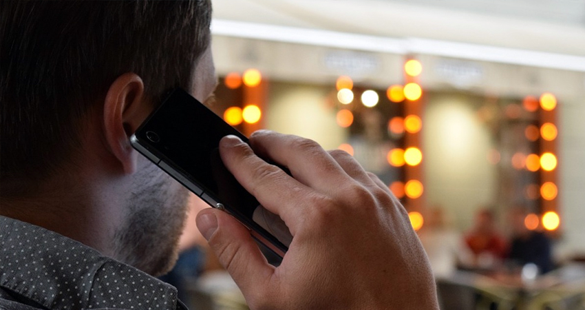 La gente debe estar alerta, sobretodo si le aseguran ganar un premio de un sorteo en el que no participó. La gente debe estar alerta, sobretodo si le aseguran ganar un premio de un sorteo en el que no participó.