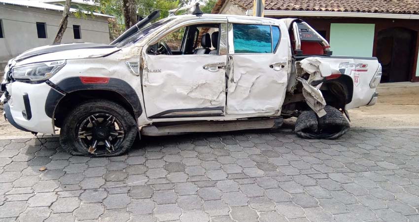 El conductor no sufrió lesiones de gravedad. Foto: Cortesía El conductor no sufrió lesiones de gravedad. Foto: Cortesía