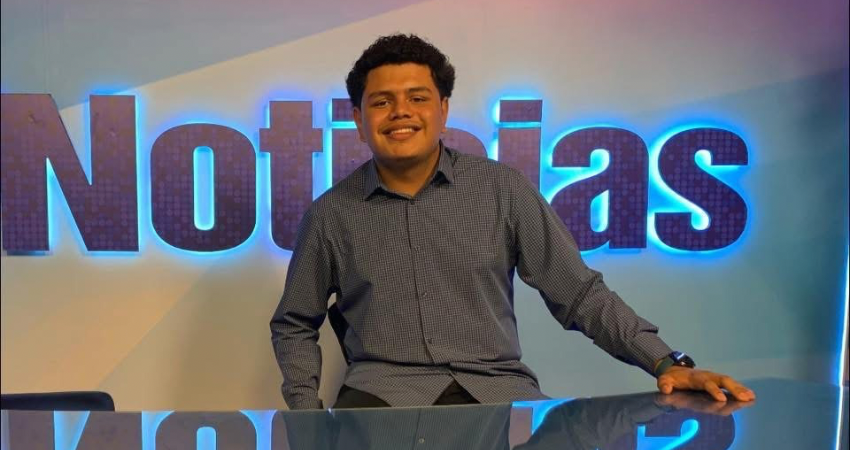 José Elías Acuña, promesa del periodismo deportivo. Foto: Cortesía