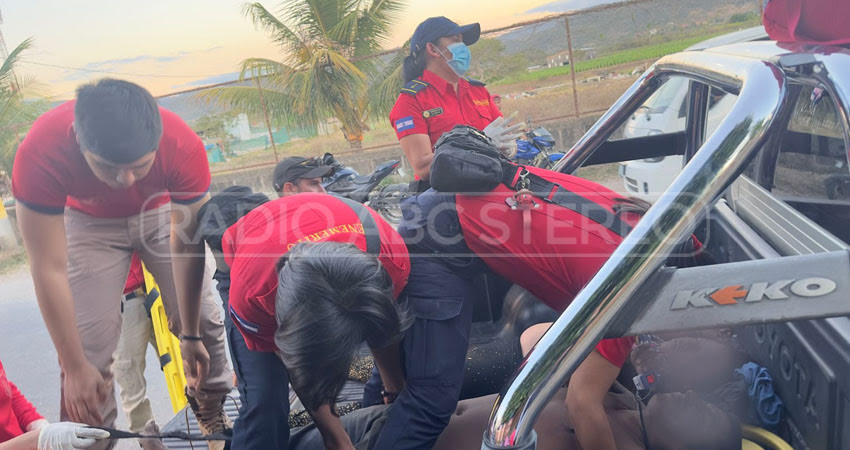 Tragedia en finca tabacalera al colapsar un techo. Foto: Cortesía/Radio ABC Stereo Tragedia en finca tabacalera al colapsar un techo. Foto: Cortesía/Radio ABC Stereo