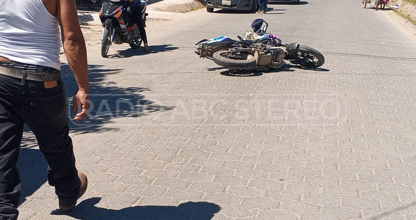 El joven fue catapultado hasta la otra vía. Foto: Cortesía/Radio ABC Stereo El joven fue catapultado hasta la otra vía. Foto: Cortesía/Radio ABC Stereo