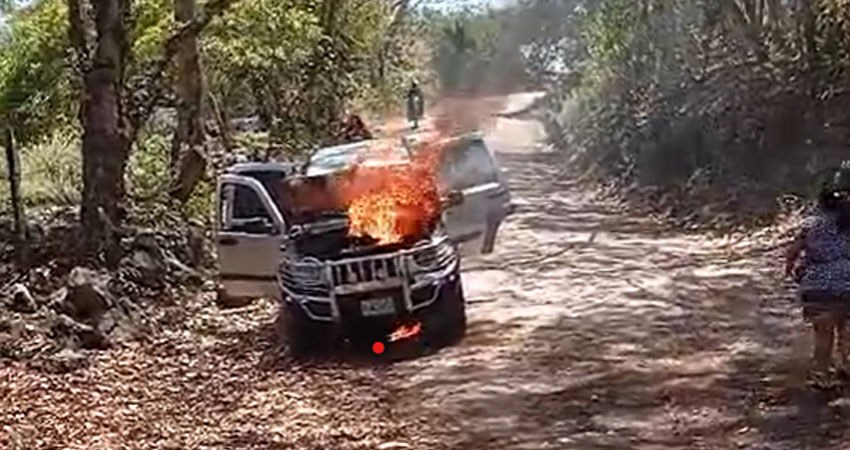Vehículo en llamas, Condega, Estelí. Foto: Captura de pantalla/Radio ABC Stereo Vehículo en llamas, Condega, Estelí. Foto: Captura de pantalla/Radio ABC Stereo