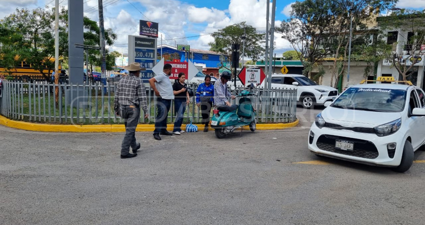 El accidente ocurrió en el parque de la Gasolinera UNO Estelí. Foto: José Enrique Ortega/Radio ABC Stereo