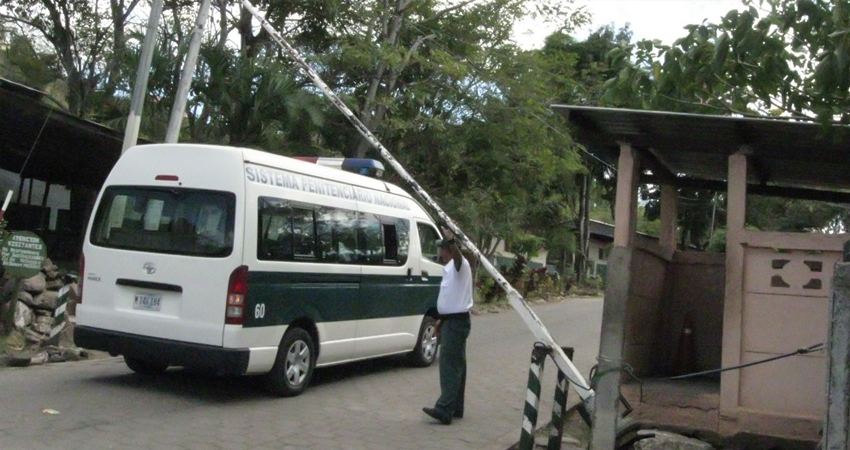 La droga sería entregada a un reo. La droga sería entregada a un reo.