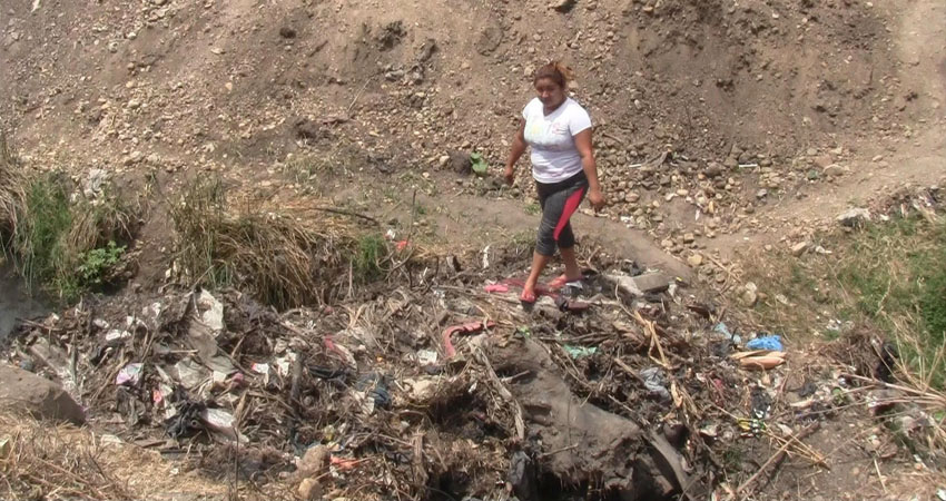 El lugar se ha llenado de basura. Foto: Juan Fco. Dávila/Radio ABC Stereo El lugar se ha llenado de basura. Foto: Juan Fco. Dávila/Radio ABC Stereo