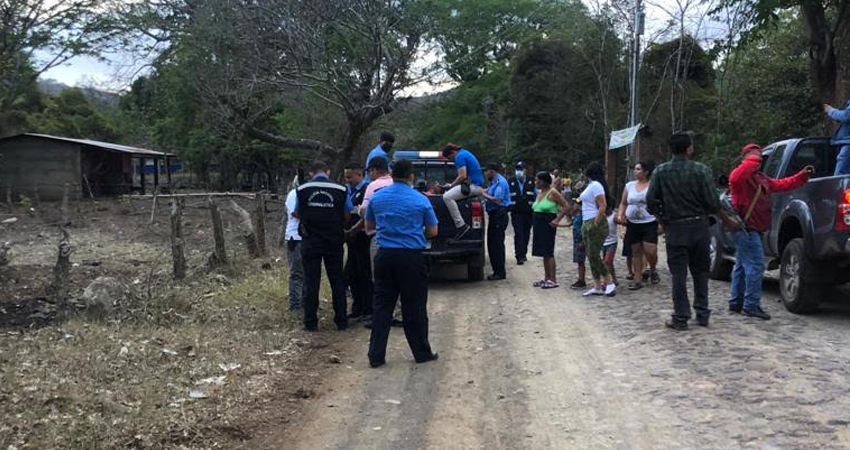 Tras una persecución capturaron al supuesto maleante, en La Tunosa. Foto: Juan Francisco Dávila / Radio ABC Stereo Tras una persecución capturaron al supuesto maleante, en La Tunosa. Foto: Juan Francisco Dávila / Radio ABC Stereo