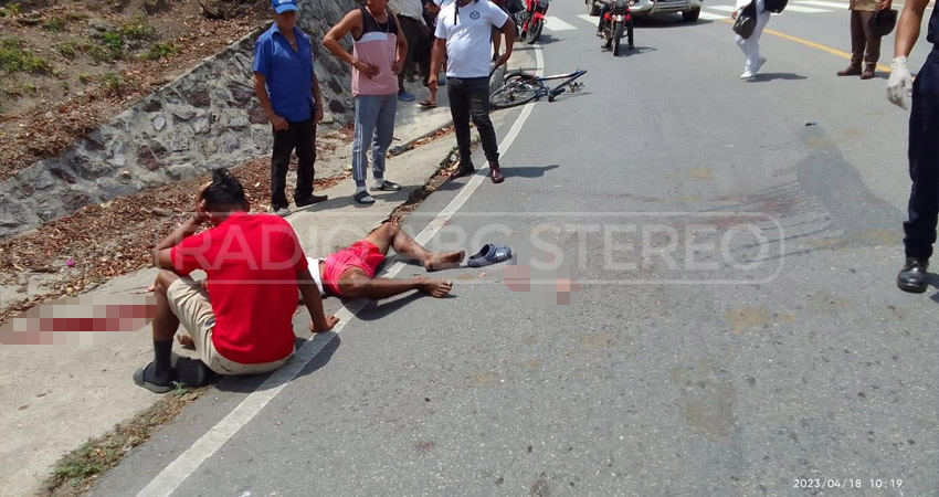 El ciclista y el camión impactaron de manera frontal, generándose el lamentable suceso. Foto: Cortesía/Radio ABC Stereo El ciclista y el camión impactaron de manera frontal, generándose el lamentable suceso. Foto: Cortesía/Radio ABC Stereo