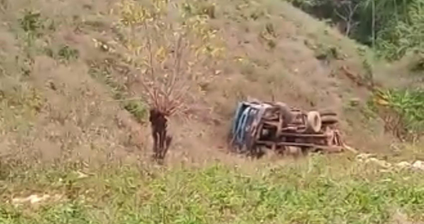 El percance vial dejó perdidas materiales. Foto: Cortesía/Radio ABC Stereo El percance vial dejó perdidas materiales. Foto: Cortesía/Radio ABC Stereo