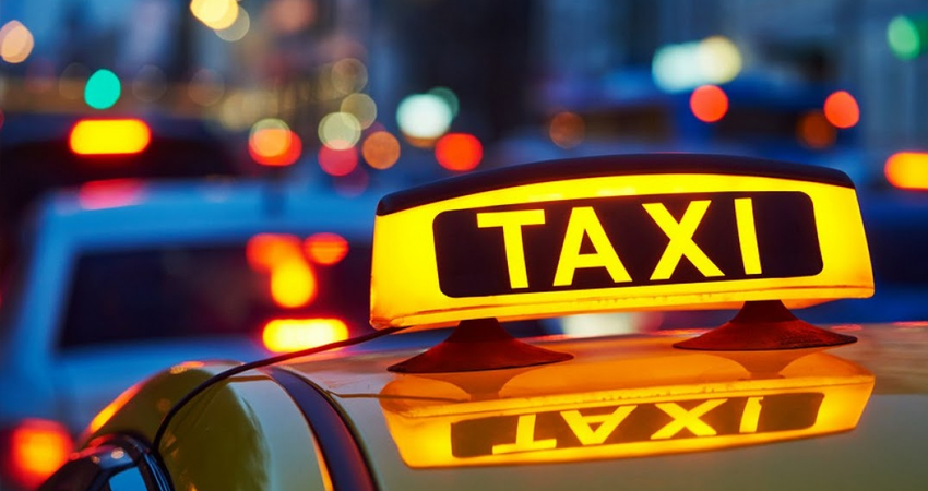 El taxista sacó el arma para defenderse pero fue desarmado por uno de los presuntos antisociales. Foto: Referencial El taxista sacó el arma para defenderse pero fue desarmado por uno de los presuntos antisociales. Foto: Referencial