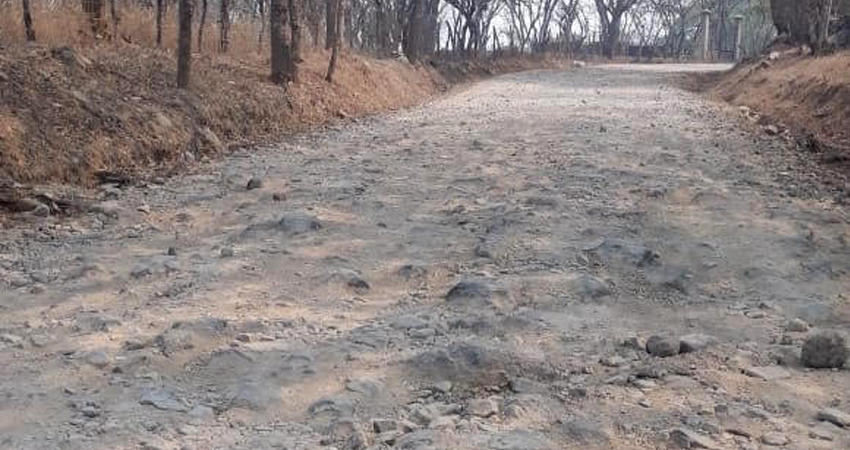 El acceso a Miraflor se ve afectado por las malas condiciones del camino. Foto: Cortesía