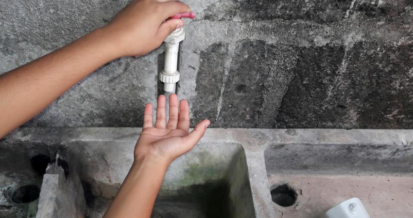 Pobladores demandan regular el horario en el que se abastecen de agua. Foto: Alba Nubia Lira/Radio ABC Stereo