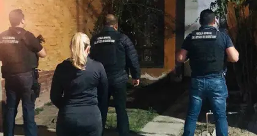 Los agentes acudieron para repeler la agresión y detuvieron al hombre que insultó a la profesional de la salud y a su esposo Foto: (@fiscaliaqro)