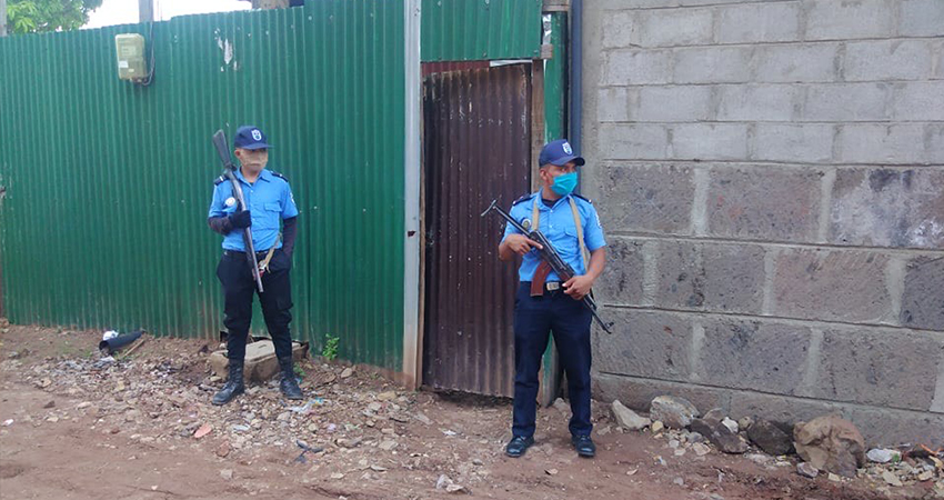 El descuentero fue ultimado dentro de la vivienda. Foto: Juan Fco. Dávila/Radio ABC Stereo El descuentero fue ultimado dentro de la vivienda. Foto: Juan Fco. Dávila/Radio ABC Stereo