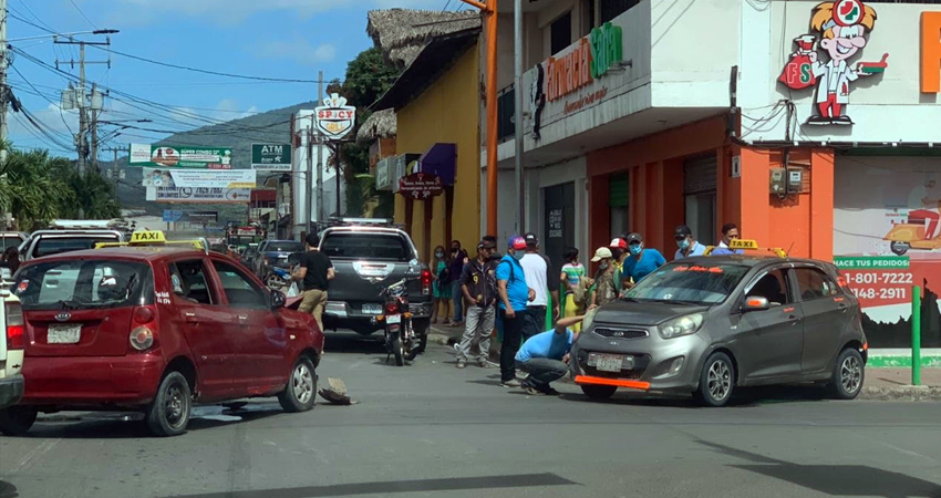 El accidente ocurrió a un costado de Catedral. Foto: Juan Fco. Dávila/Radio ABC Stereo