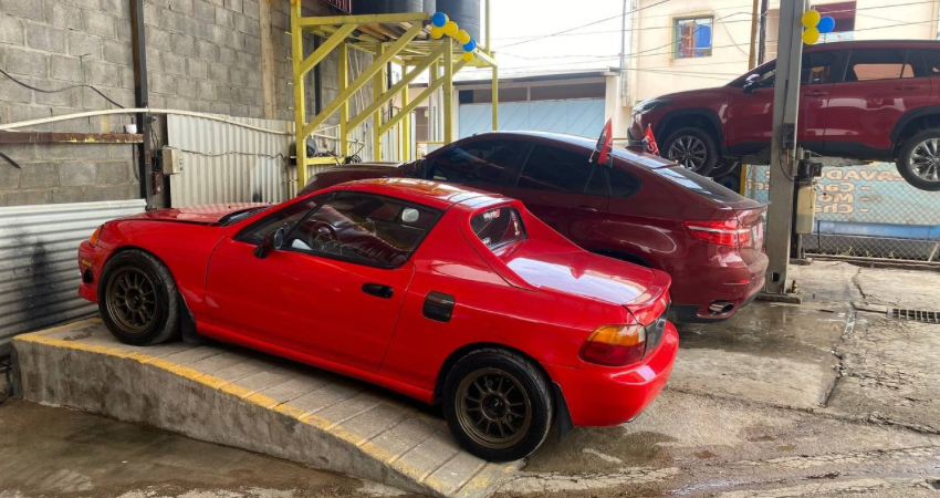 El objetivo es que los vehículos reciban una limpieza profesional. Foto: José Enrique Ortega/Radio ABC Stereo
