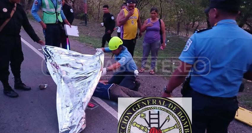 Encuentran a un joven sin vida a orillas de la carretera.     Foto: Cortesía / Radio ABC Stereo Encuentran a un joven sin vida a orillas de la carretera.     Foto: Cortesía / Radio ABC Stereo
